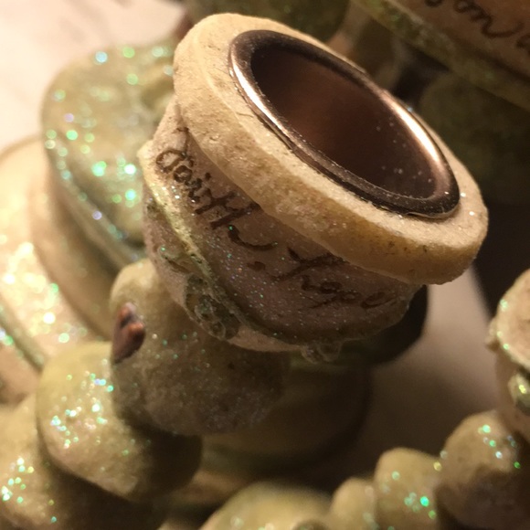 Sold…..  3 piece Foundations set by Karen Hahn - Picture 4 of 7